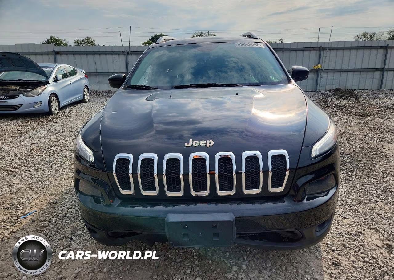 2018 Jeep Cherokee Latitude VIN:1C4PJLCB7JD563390 - 5