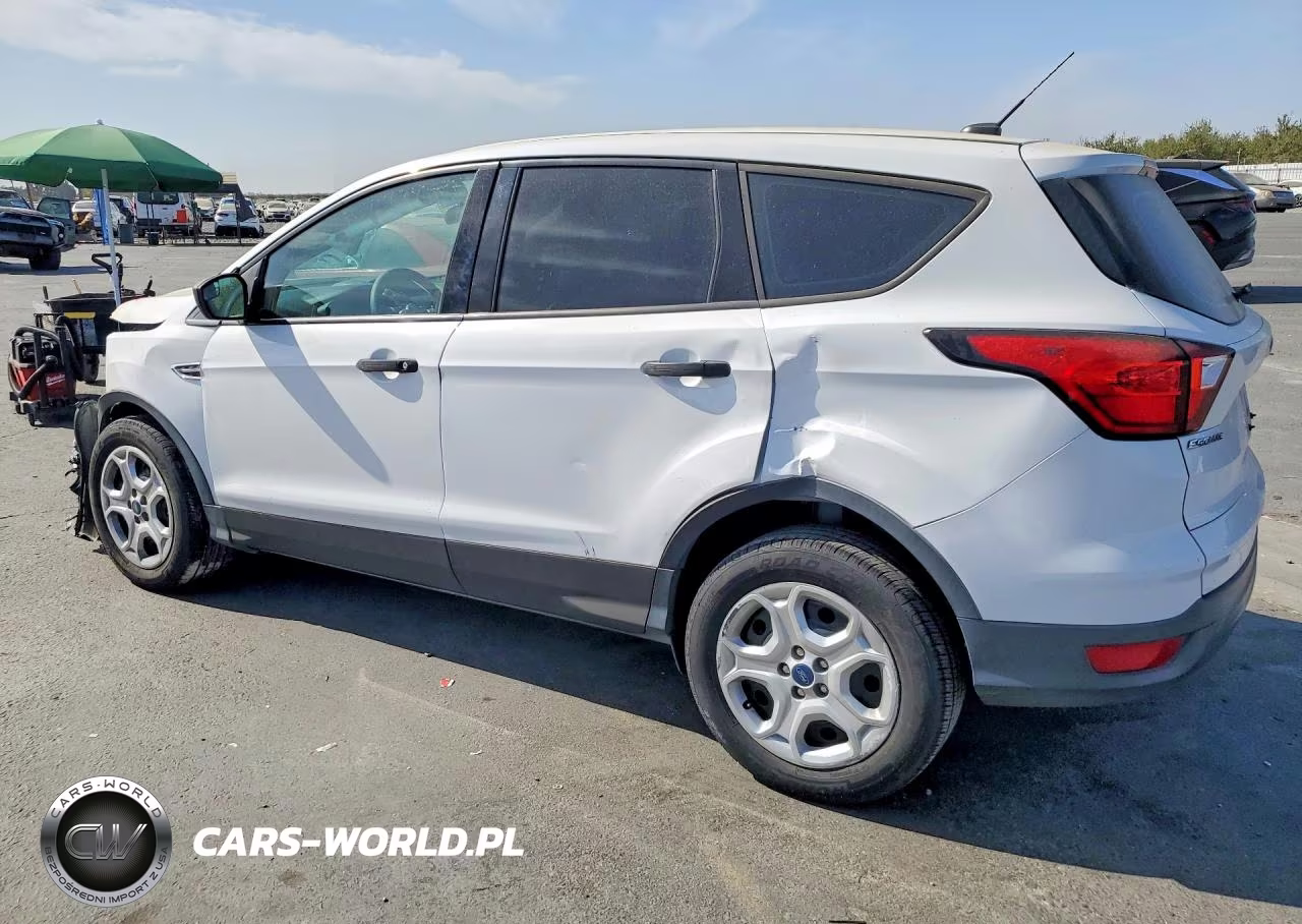 2019 Ford Escape S VIN:1FMCU0F74KUA06400 - 2