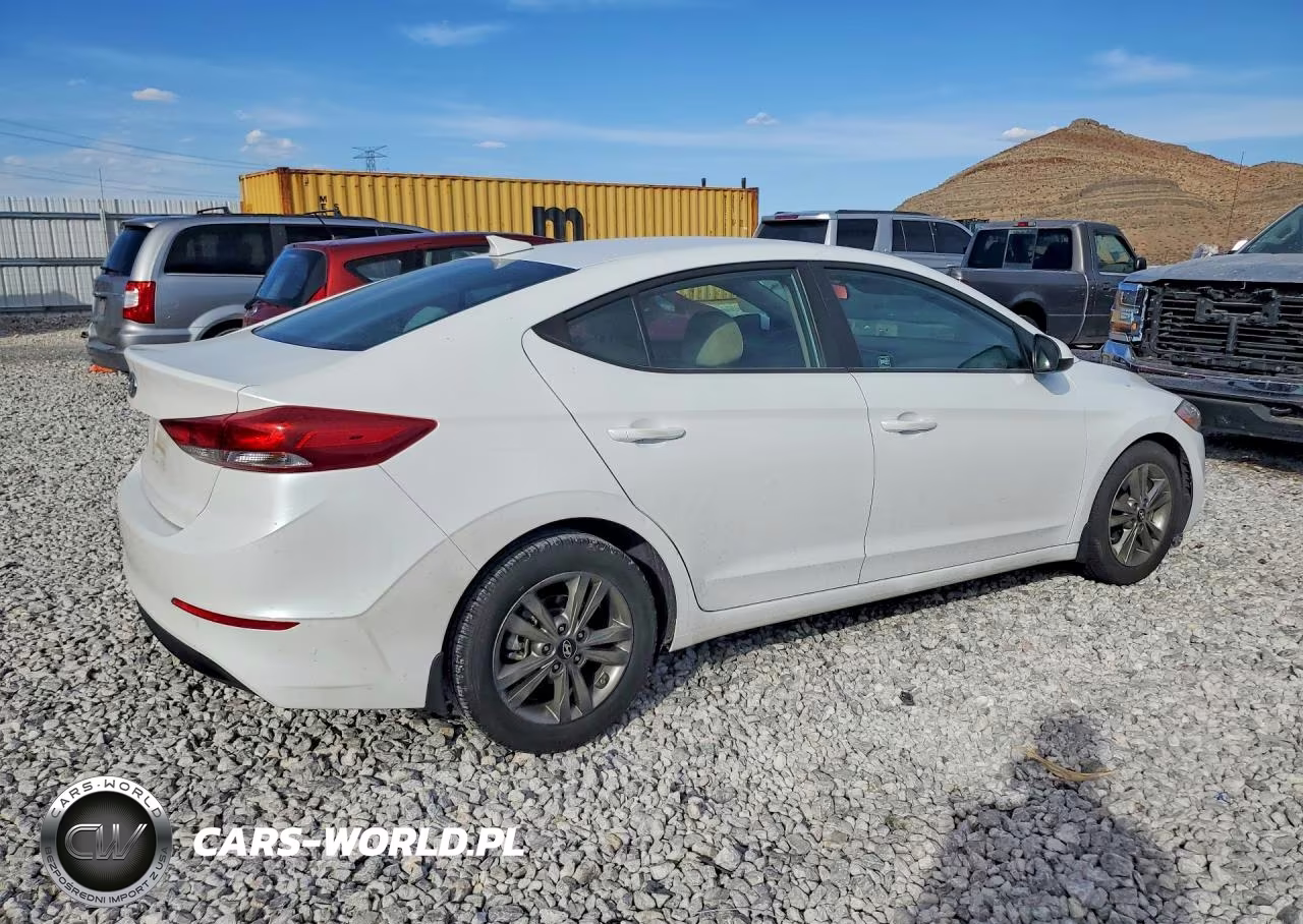 2018 Hyundai Elantra Sel VIN:5NPD84LFXJH241330 - 3