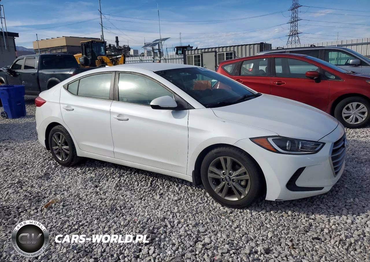 2018 Hyundai Elantra Sel VIN:5NPD84LFXJH241330 - 4