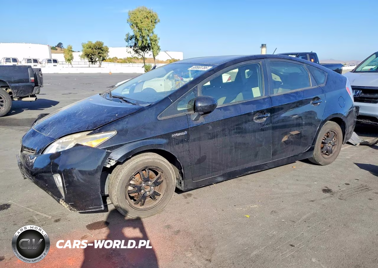 2015 Toyota Prius Two VIN:JTDKN3DU7F1919246 - 1