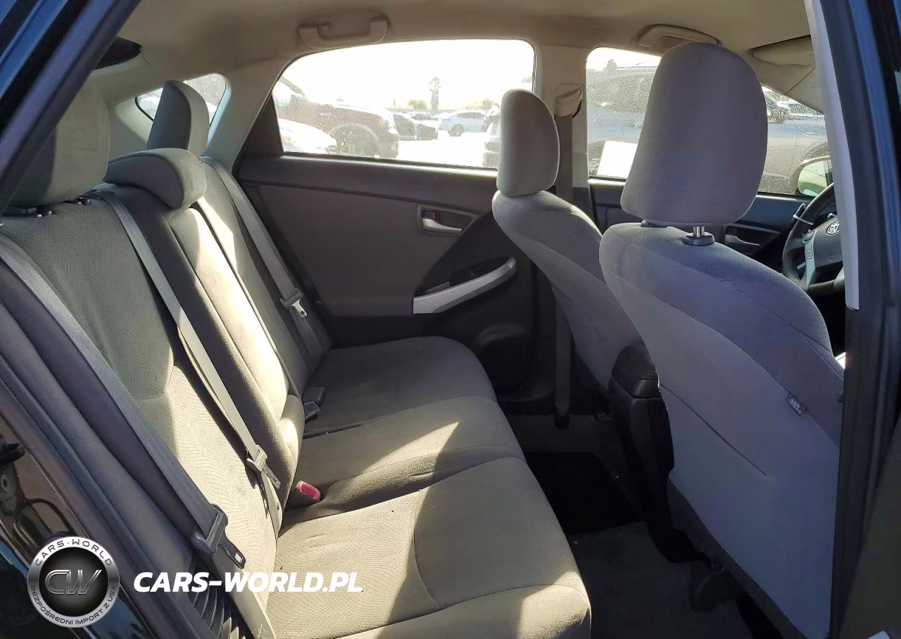 2015 Toyota Prius Two VIN:JTDKN3DU7F1919246 - 10