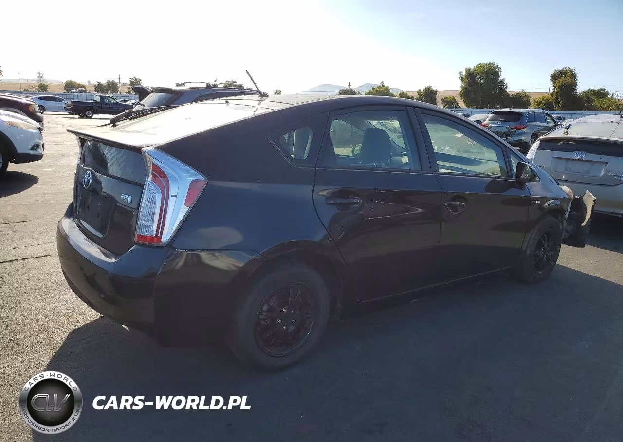 2015 Toyota Prius Two VIN:JTDKN3DU7F1919246 - 3