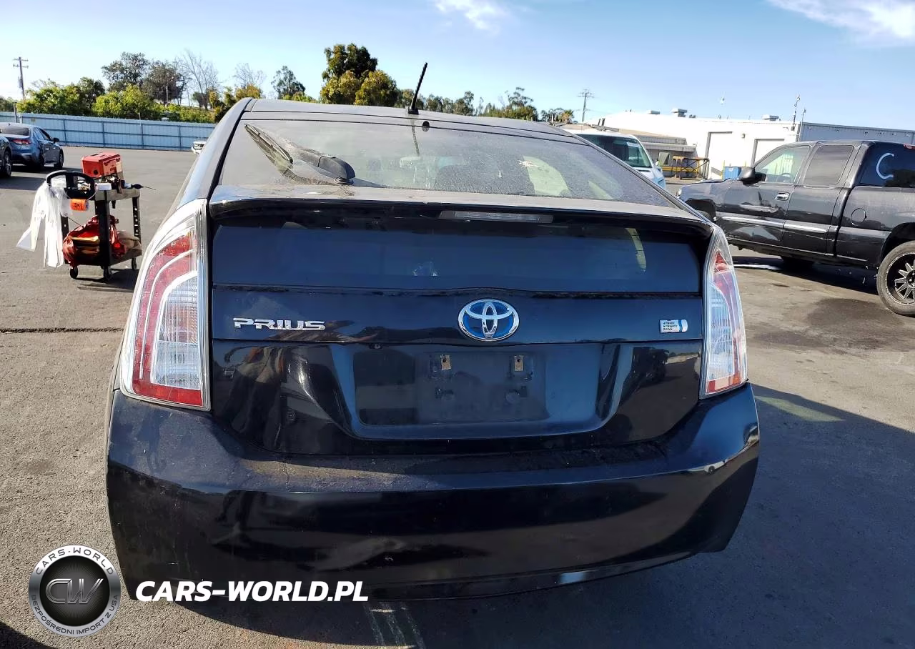 2015 Toyota Prius Two VIN:JTDKN3DU7F1919246 - 6