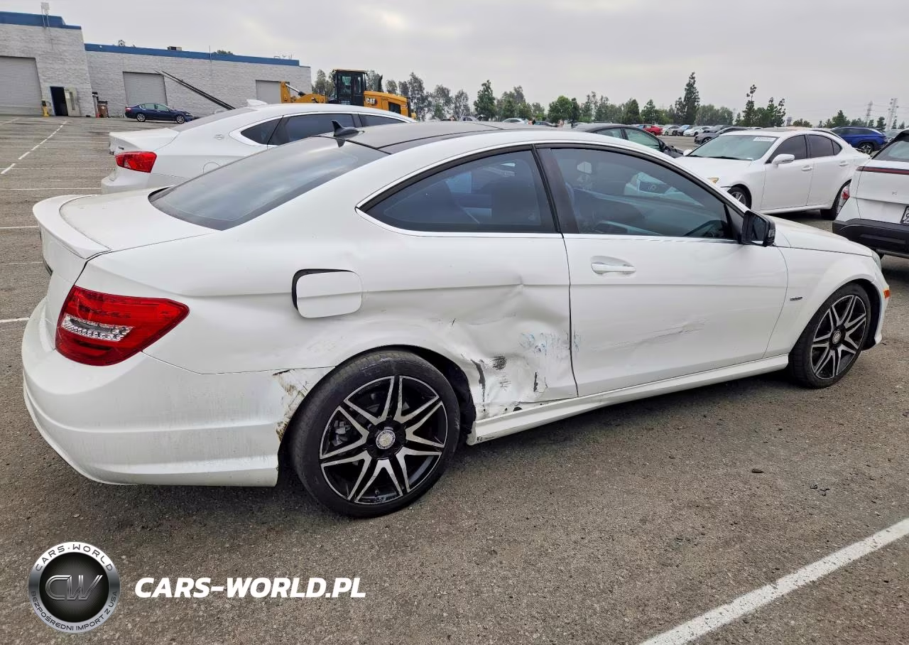2013 Mercedes-Benz C 250 VIN:WDDGJ4HB4DG080561 - 3
