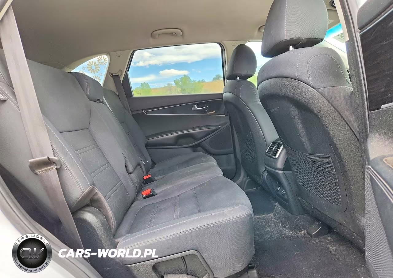 2019 Kia Sorento Lx V6 VIN:5XYPGDA58KG463612 - 11