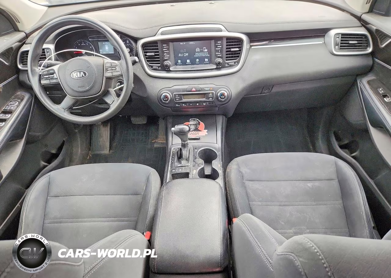 2019 Kia Sorento Lx V6 VIN:5XYPGDA58KG463612 - 8