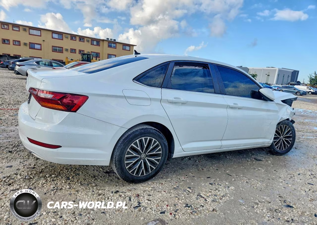 2019 Volkswagen Jetta S VIN:3VWCB7BU8KM254617 - 3
