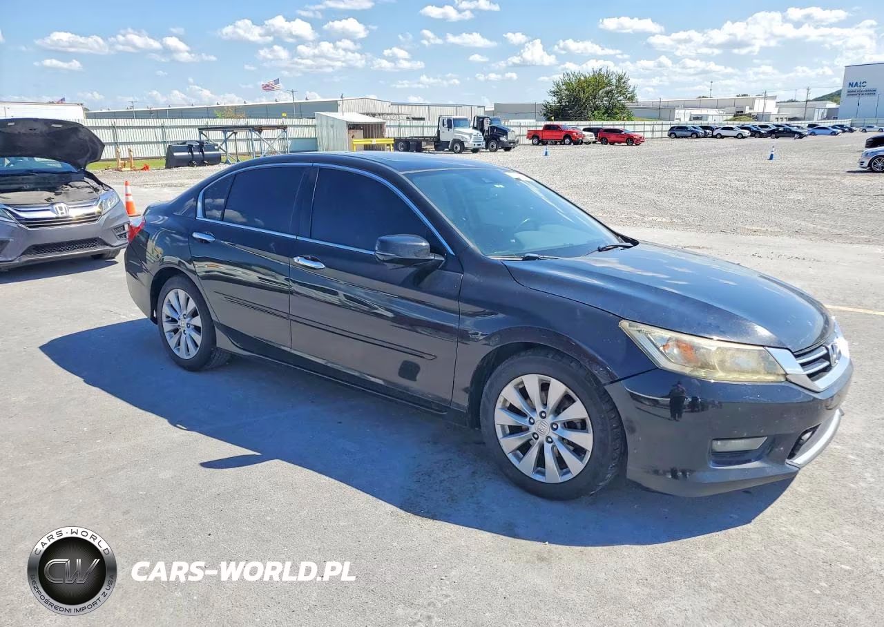 2015 Honda Accord Touring VIN:1HGCR3F98FA031477 - 4