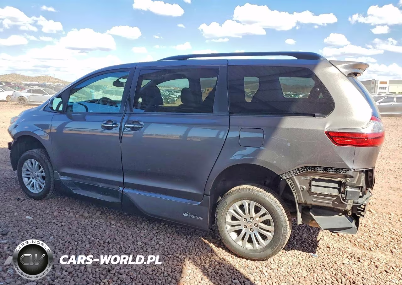 2017 Toyota Sienle-Xle VIN:5TDYZ3DC7HS867368 - 2