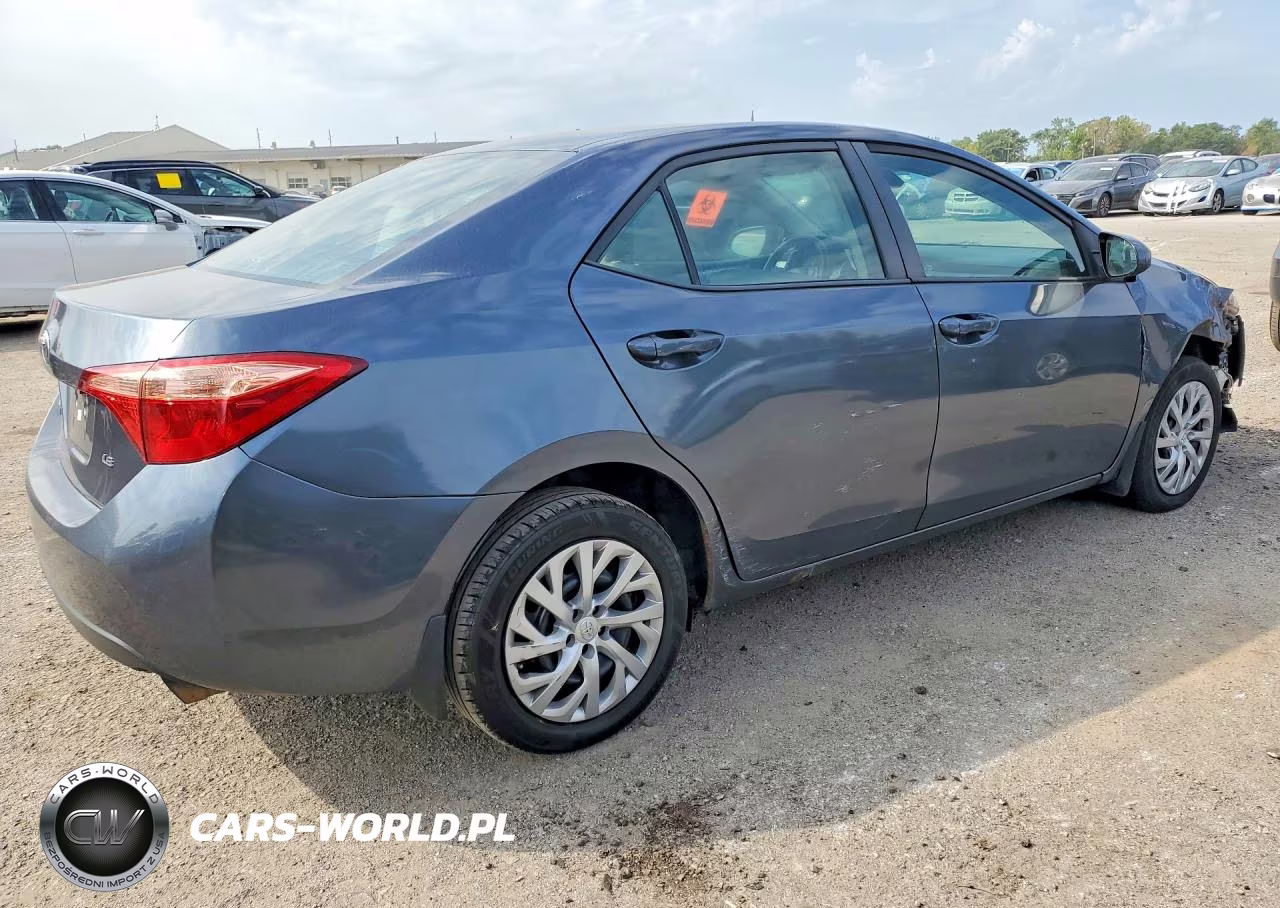 2017 Toyota Corolla Le VIN:2T1BURHE2HC943395 - 3