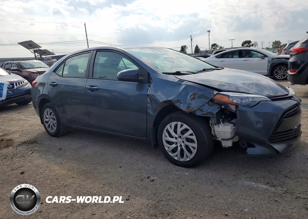 2017 Toyota Corolla Le VIN:2T1BURHE2HC943395 - 4