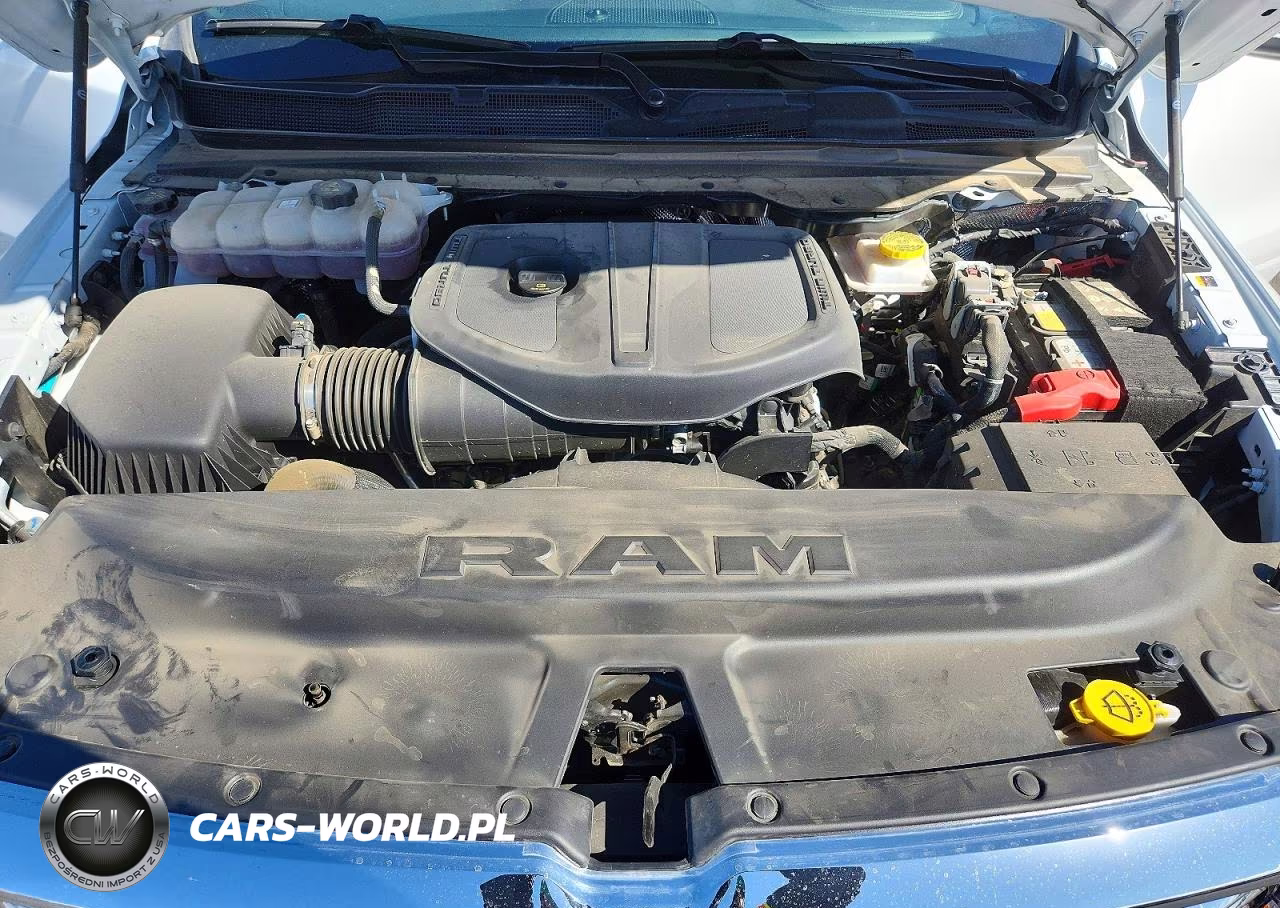 2026 Ram 1500 Laramie VIN:3C6SRFJP6T4168182 - 11