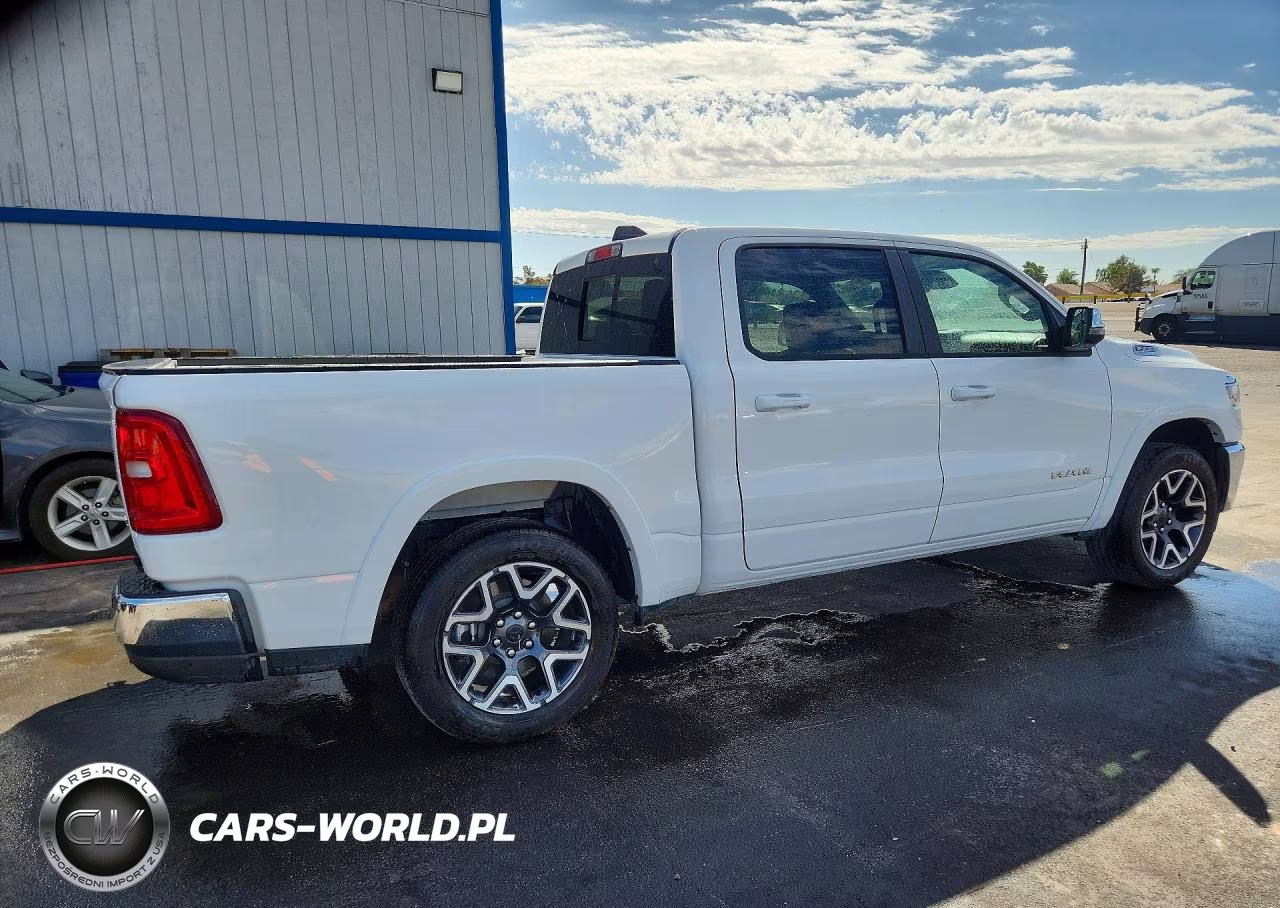 2026 Ram 1500 Laramie VIN:3C6SRFJP6T4168182 - 3