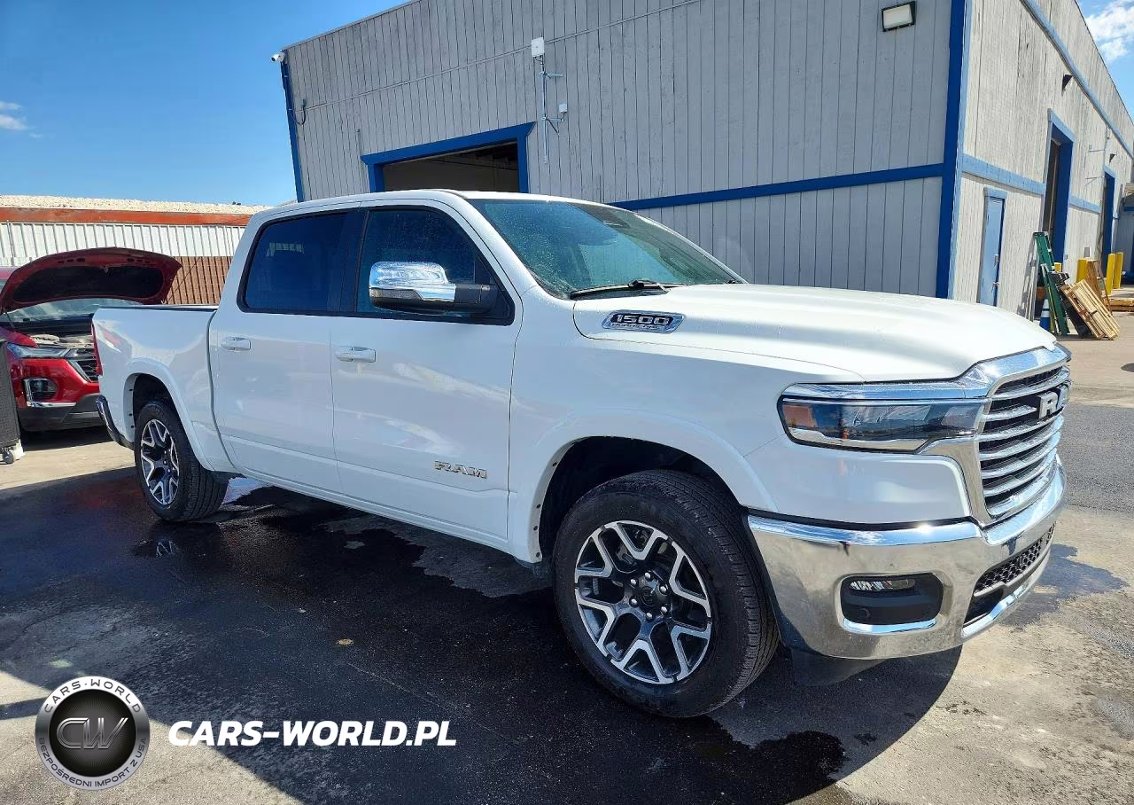 2026 Ram 1500 Laramie VIN:3C6SRFJP6T4168182 - 4