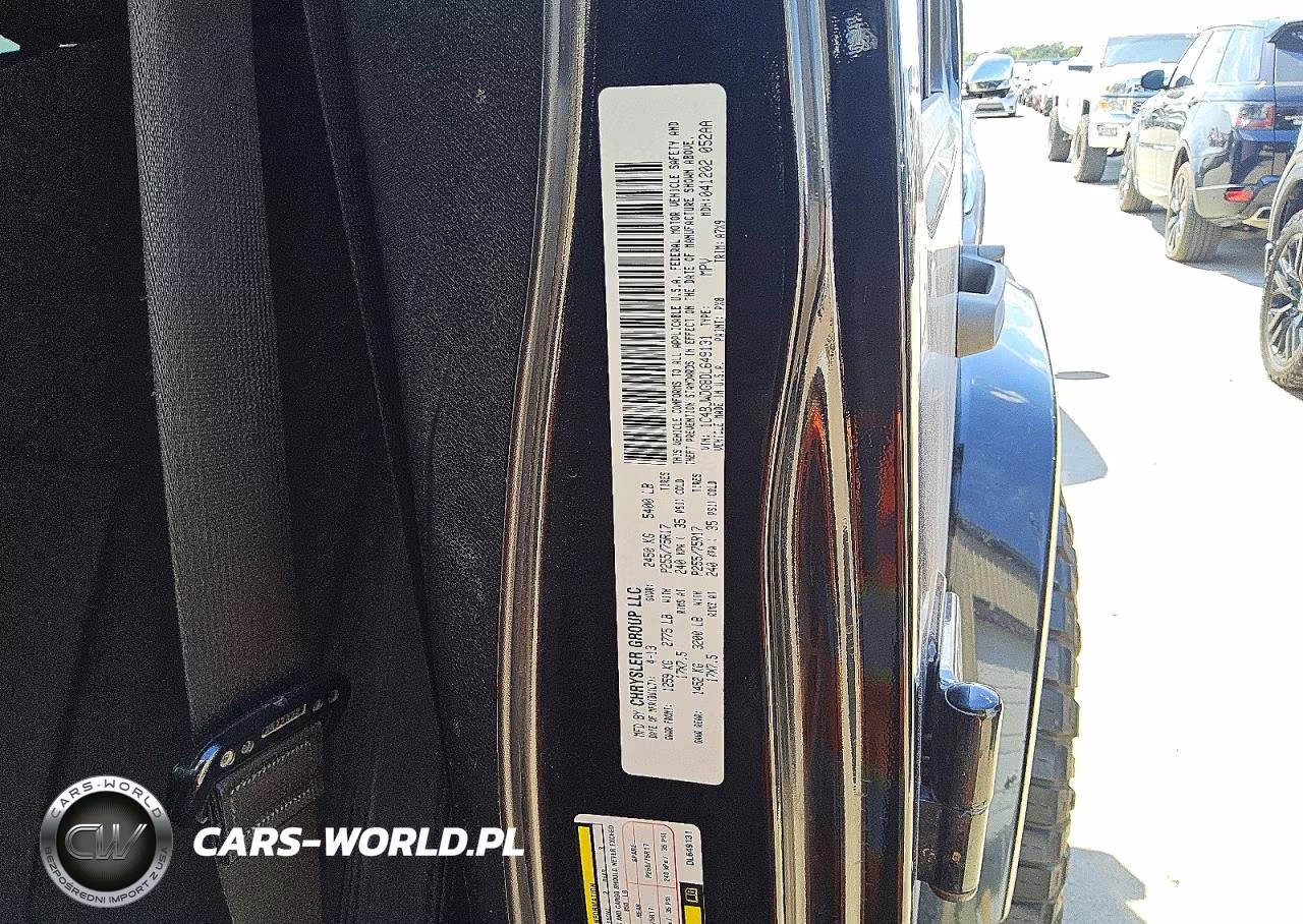2013 Jeep Wrangler Unlimited Sport VIN:1C4BJWDG8DL649131 - 13