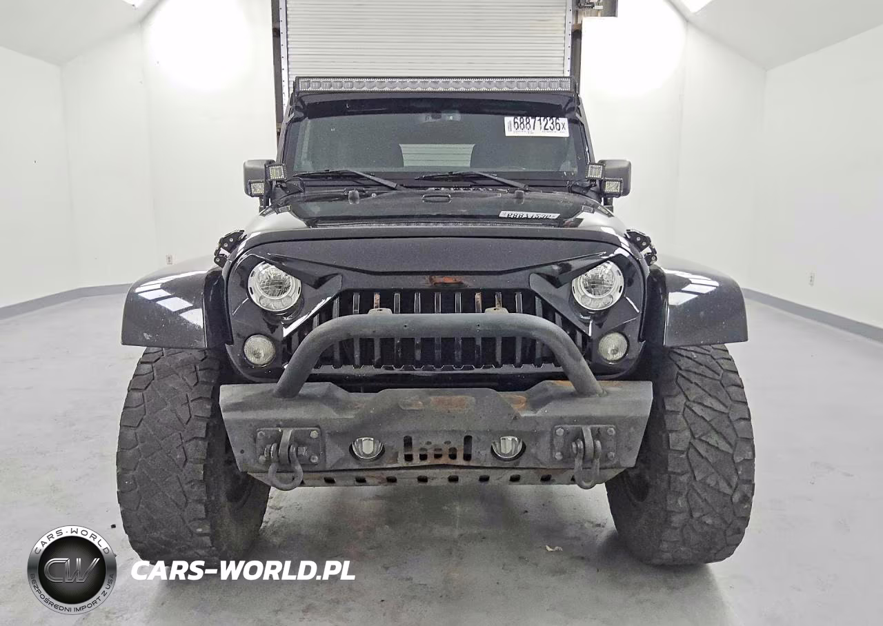 2013 Jeep Wrangler Unlimited Sport VIN:1C4BJWDG8DL649131 - 5