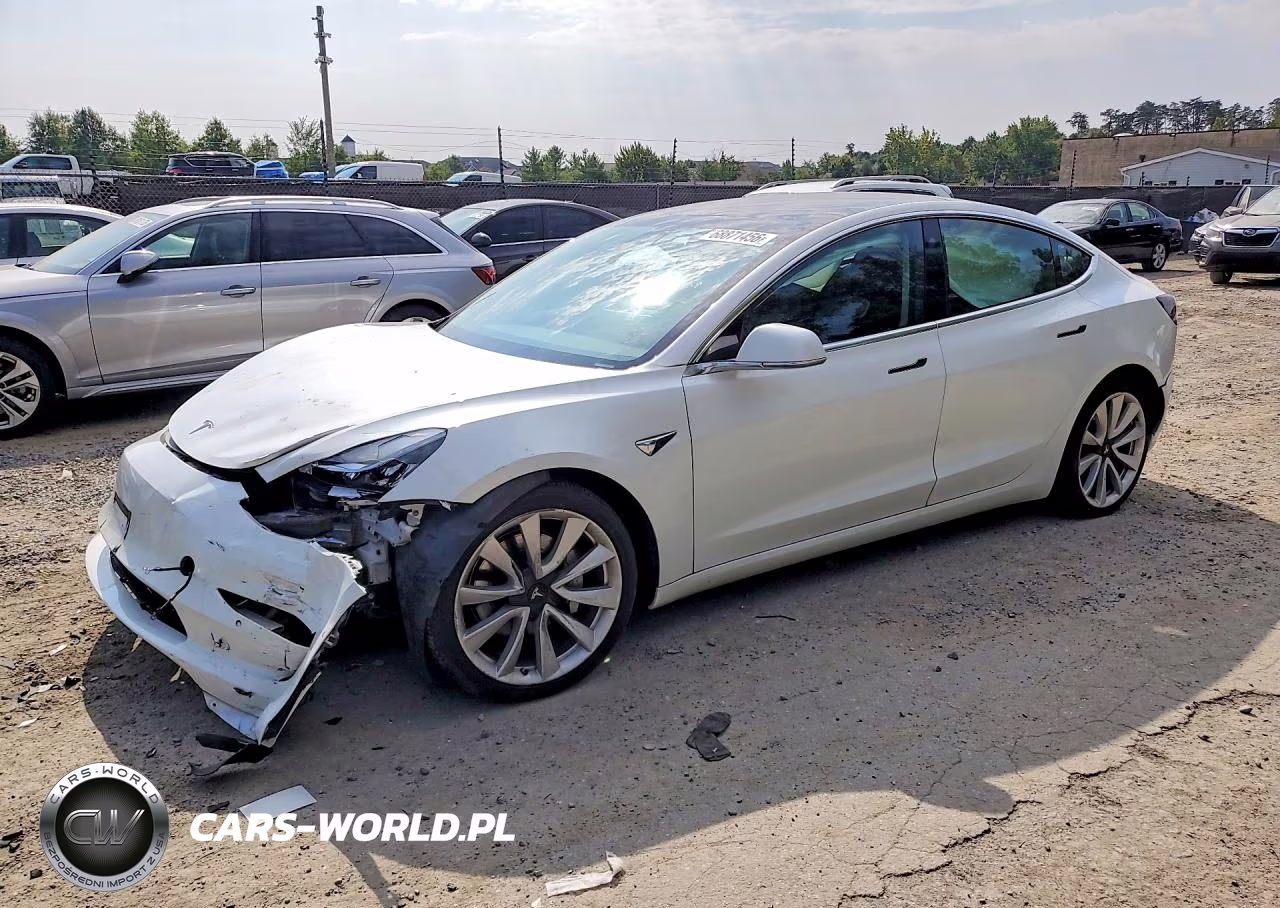 2019 Tesla Model 3 VIN:5YJ3E1EB8KF211675 - 1