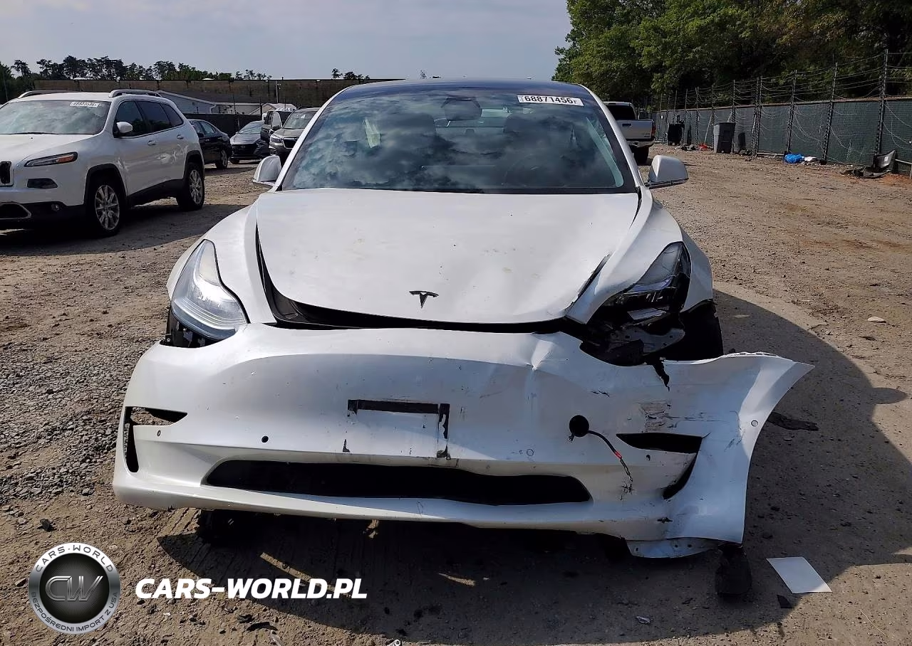 2019 Tesla Model 3 VIN:5YJ3E1EB8KF211675 - 5