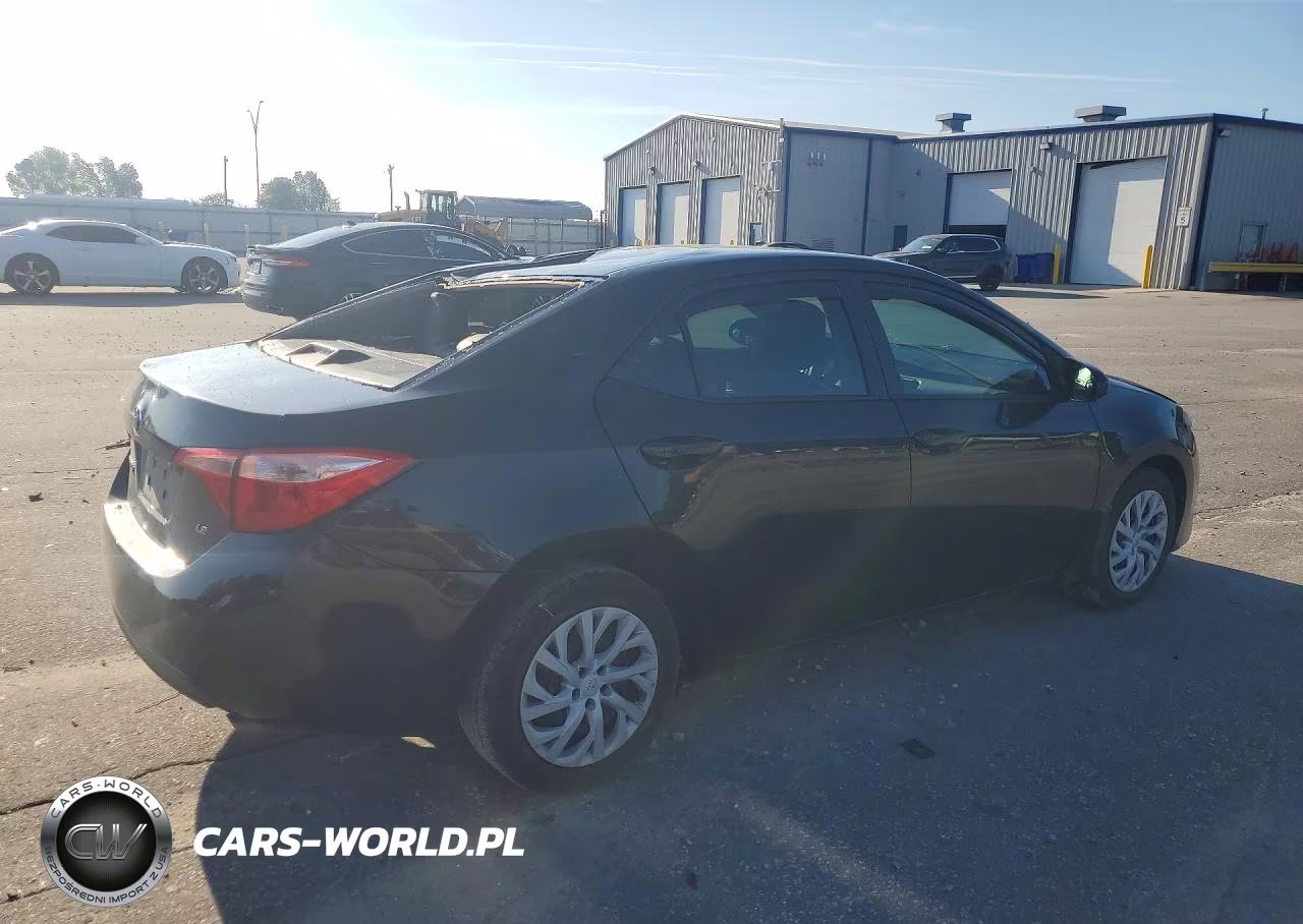 2019 Toyota Corolla Le VIN:5YFBURHE3KP883893 - 3