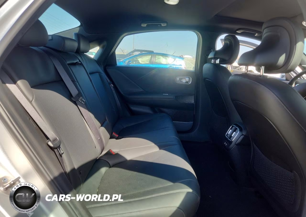 2024 Hyundai Ioniq 6 Limited VIN:KMHM54AA3RA054171 - 10