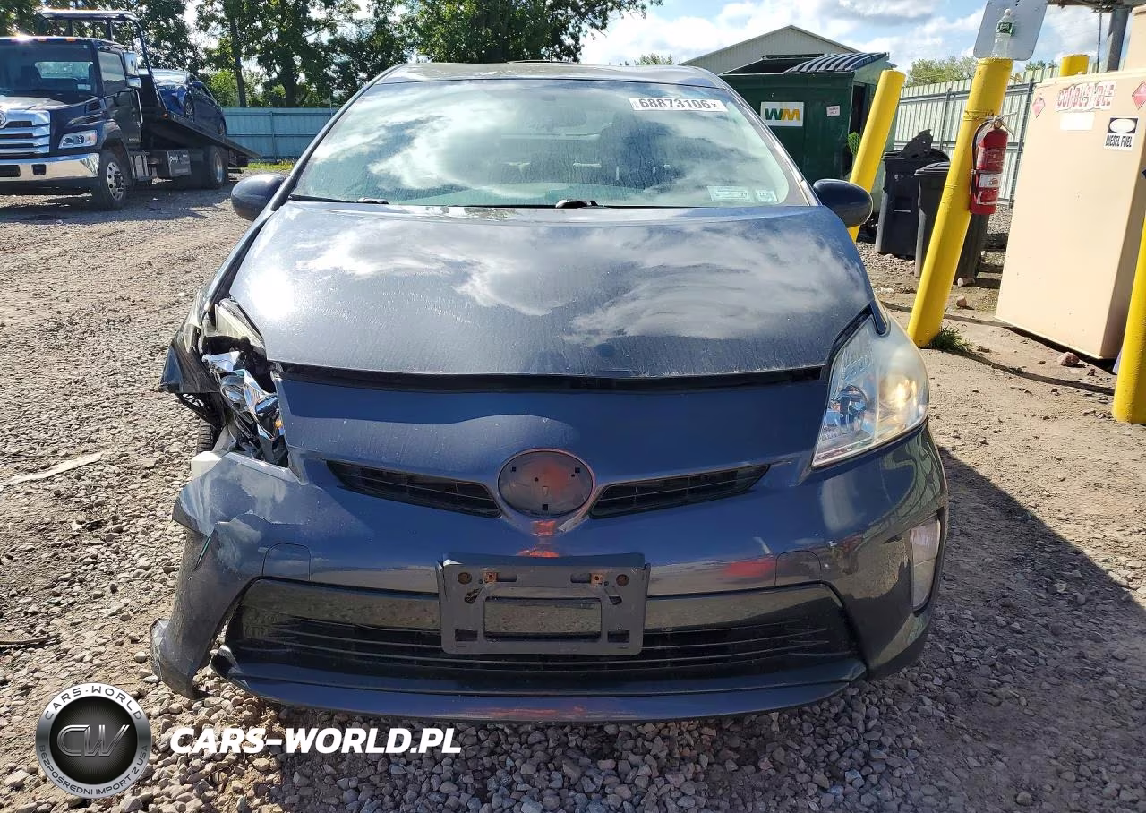 2014 Toyota Prius Three VIN:JTDKN3DUXE0358061 - 5