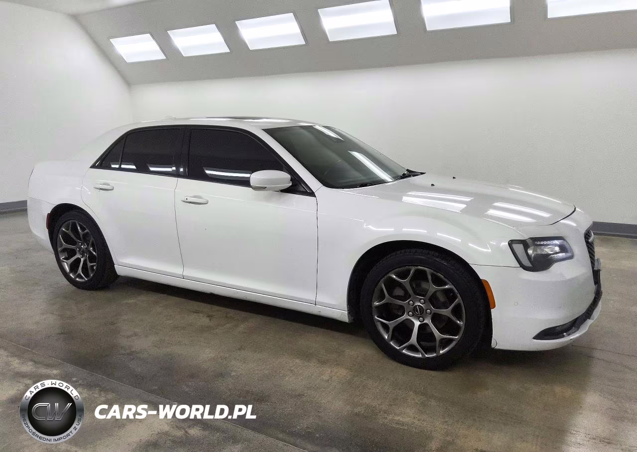 2018 Chrysler 300 S VIN:2C3CCABG6JH264085 - 4