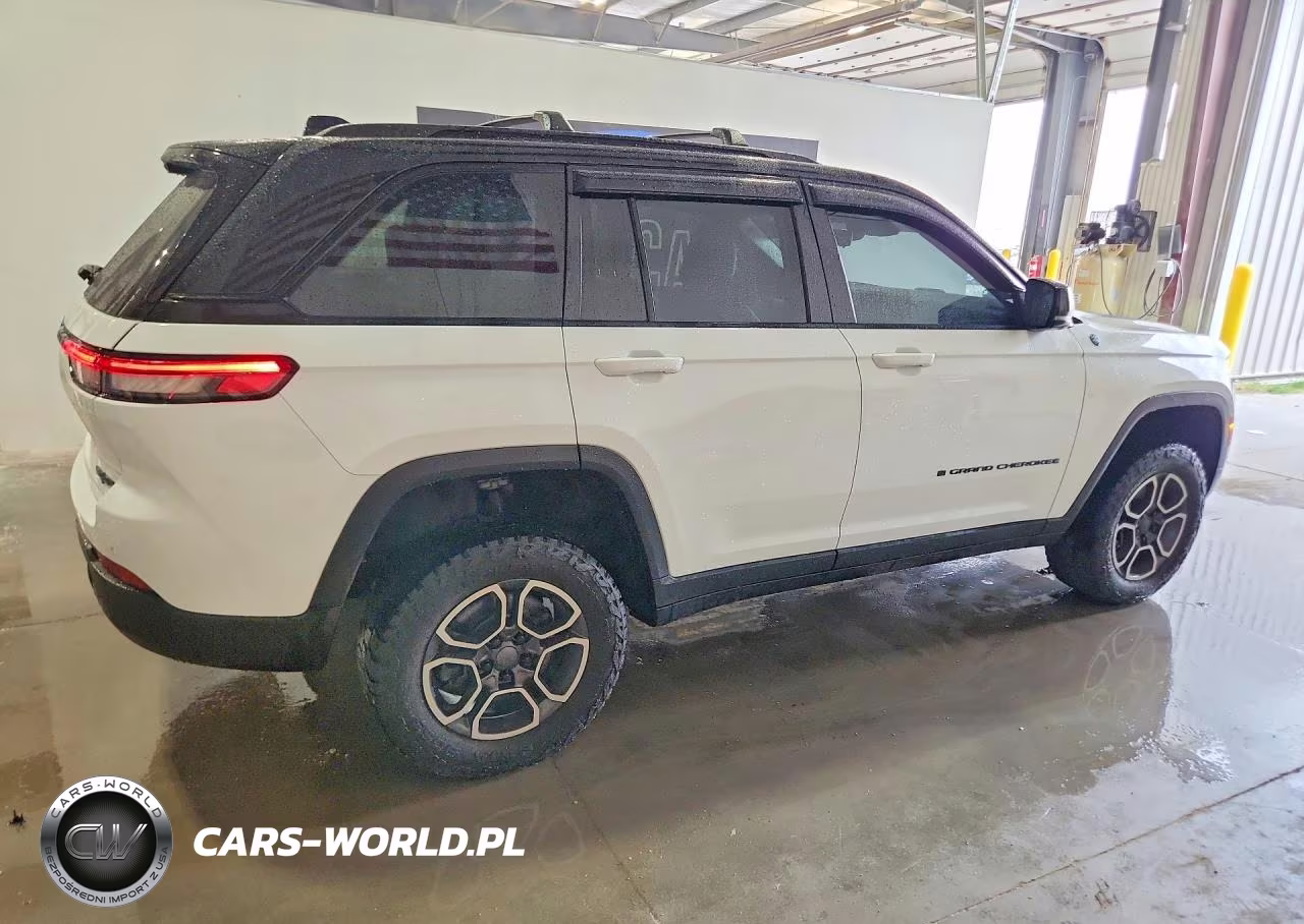 2022 Jeep Grand Cherokee Trailhawk 4Xe VIN:1C4RJYC62N8818342 - 3