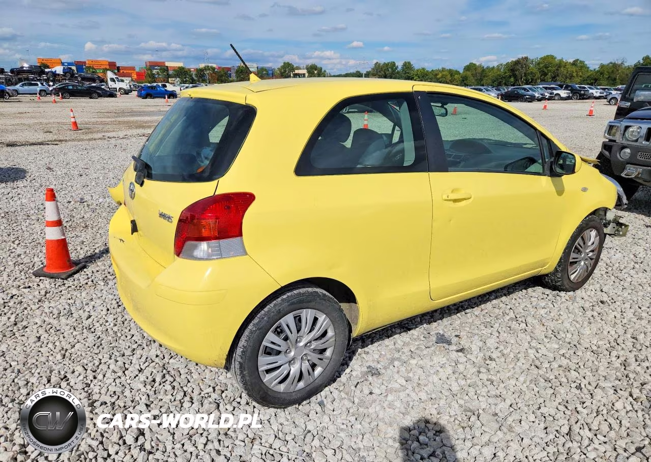 2010 Toyota Yaris Base VIN:JTDJT4K32A5292412 - 3