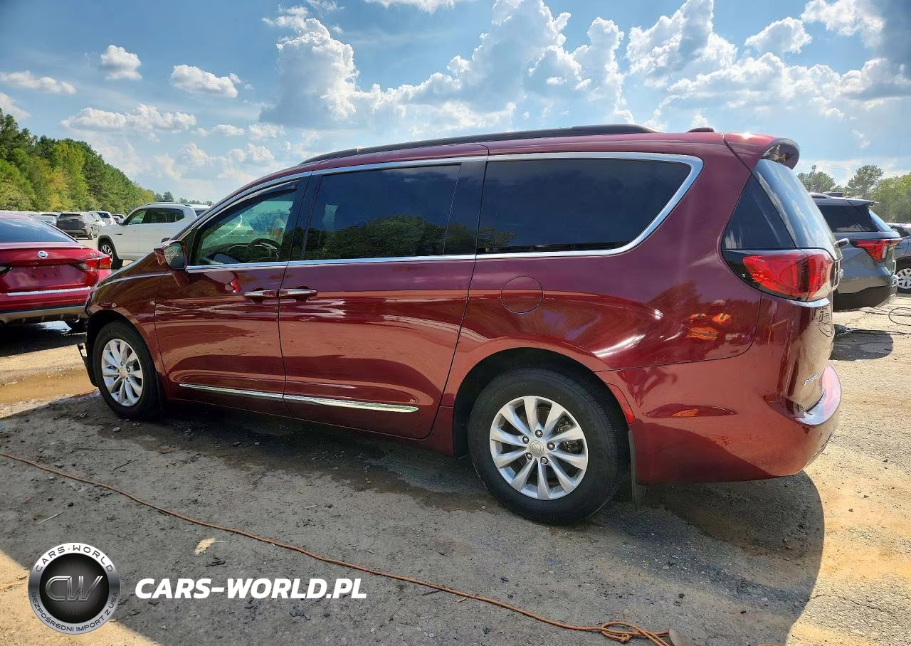 2017 Chrysler Pacifica Touring L VIN:2C4RC1BG4HR552231 - 2