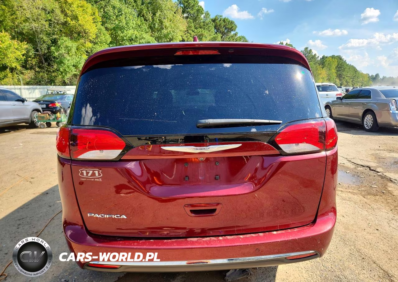 2017 Chrysler Pacifica Touring L VIN:2C4RC1BG4HR552231 - 6