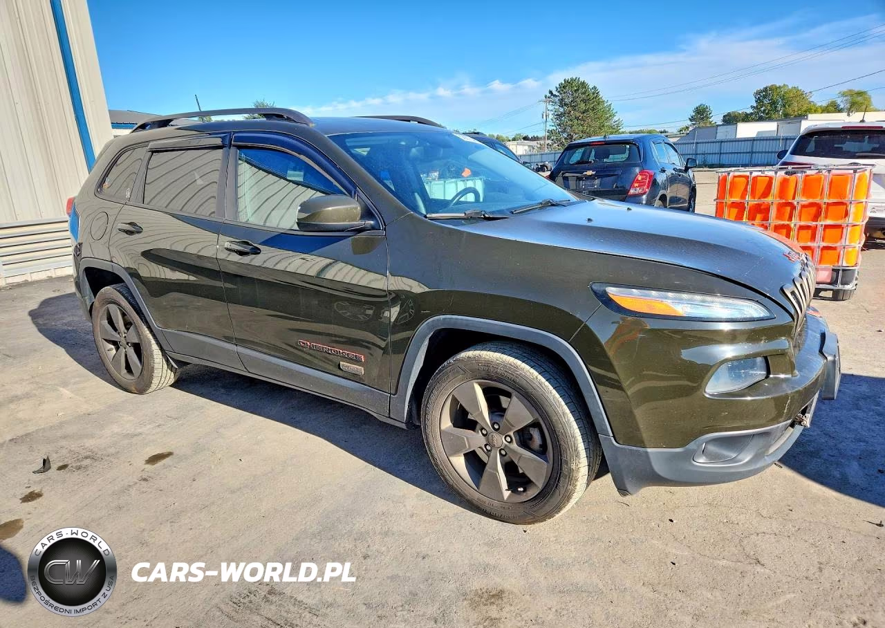 2016 Jeep Cherokee Latitude VIN:1C4PJMCS5GW309325 - 4