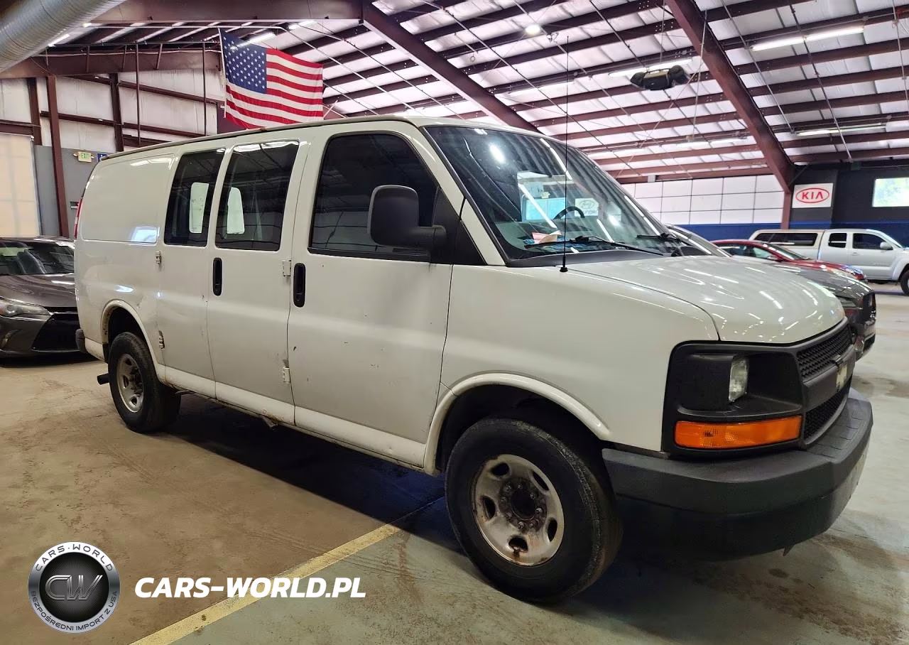 2015 Chevrolet Express G2500 VIN:1GCWGFCF8F1285798 - 4