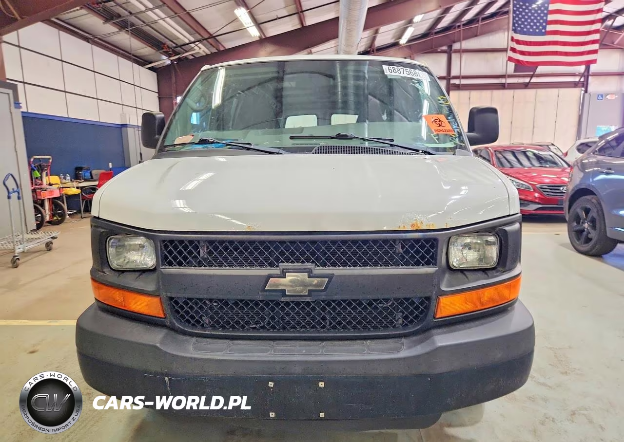 2015 Chevrolet Express G2500 VIN:1GCWGFCF8F1285798 - 5