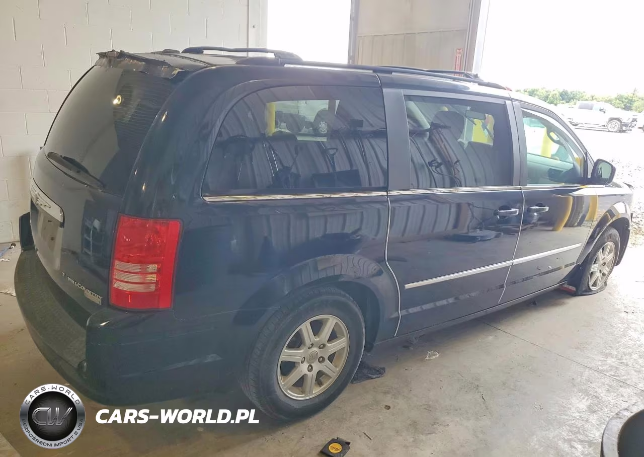 2010 Chrysler Town & Country Touring VIN:2A4RR5D15AR150507 - 3
