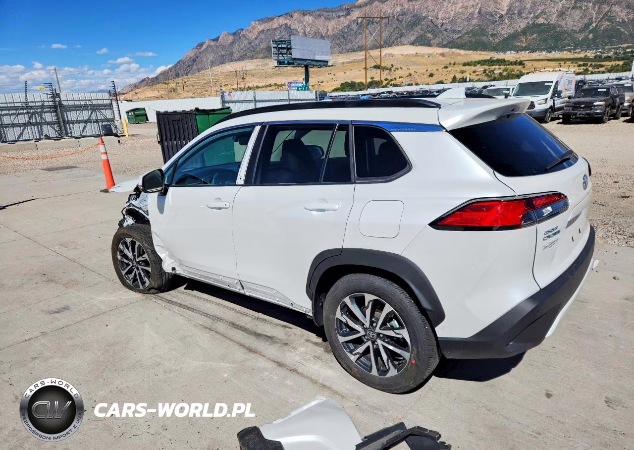 2024 Toyota Corolla Cross Xle VIN:7MUDAABG1RV106732 - 2