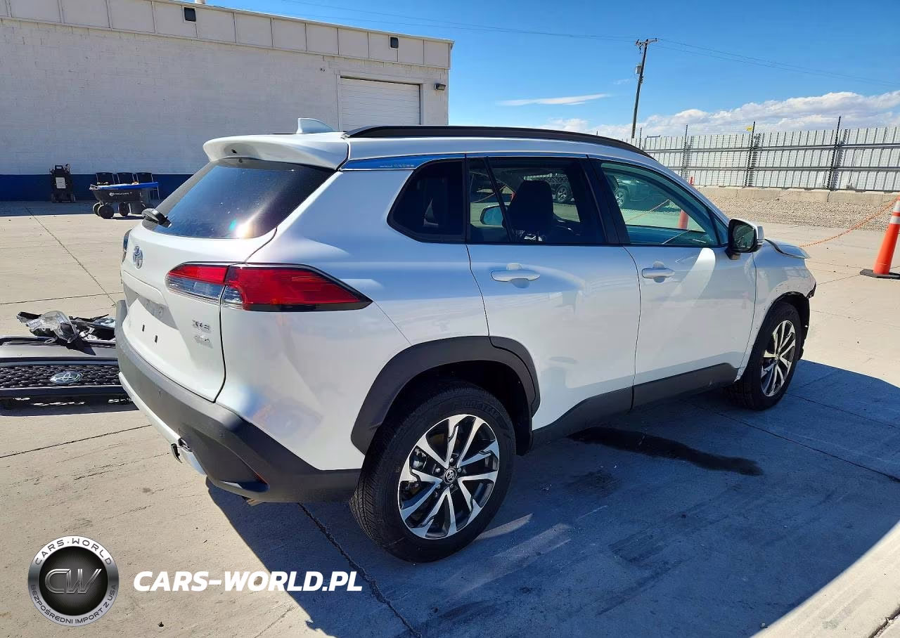 2024 Toyota Corolla Cross Xle VIN:7MUDAABG1RV106732 - 3