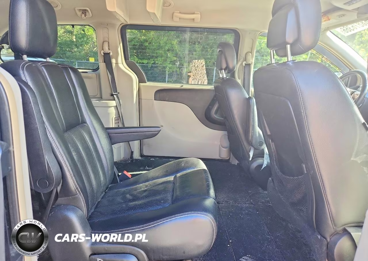 2011 Chrysler Town & Country Touring L VIN:2A4RR8DG2BR749484 - 11