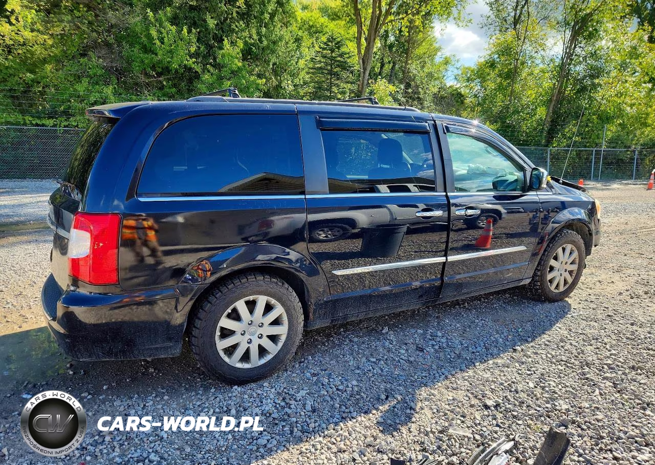 2011 Chrysler Town & Country Touring L VIN:2A4RR8DG2BR749484 - 3