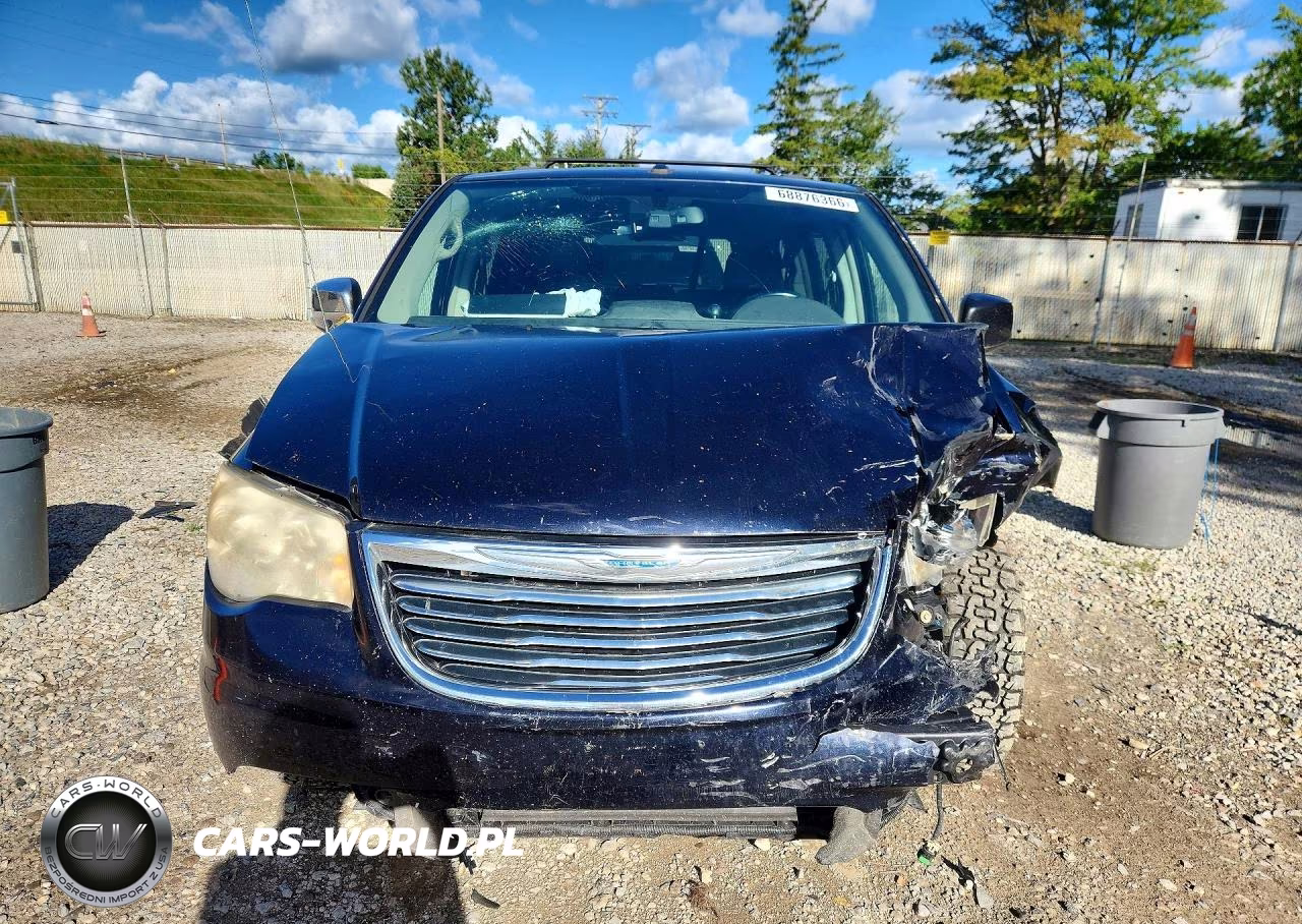 2011 Chrysler Town & Country Touring L VIN:2A4RR8DG2BR749484 - 5