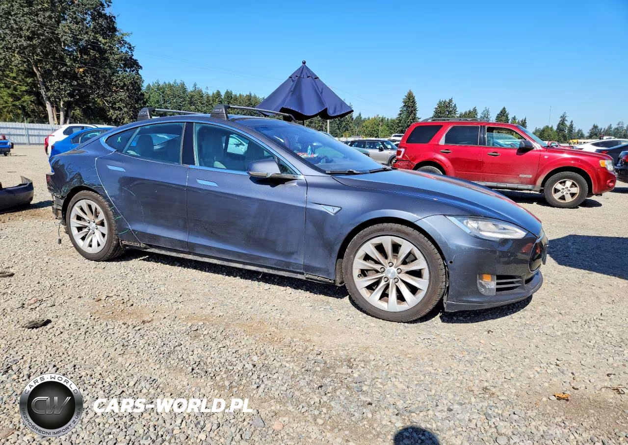 2015 Tesla Model S VIN:5YJSA1E28FF111394 - 4