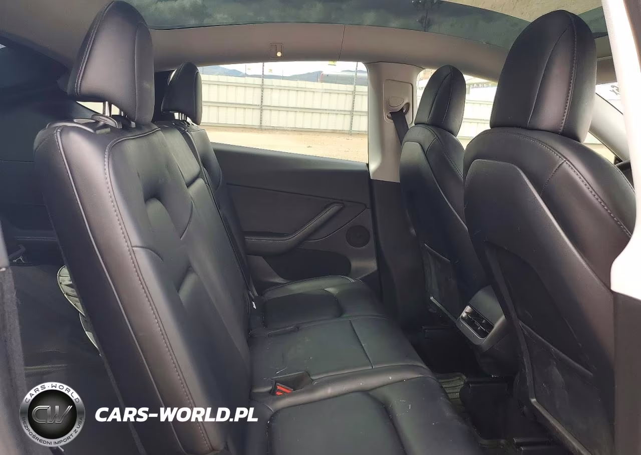 2022 Tesla Model Y VIN:7SAYGAEEXNF323878 - 10