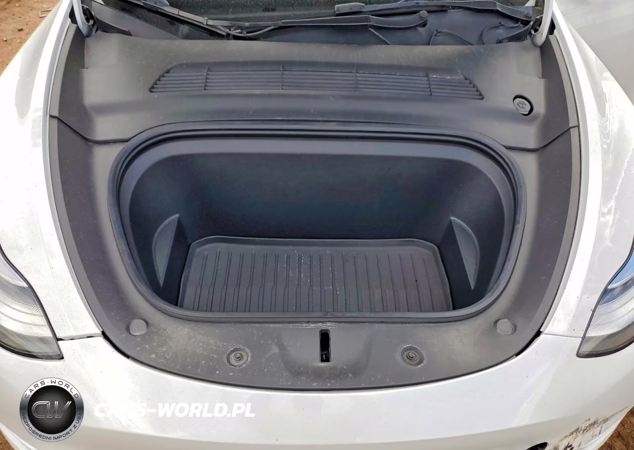 2022 Tesla Model Y VIN:7SAYGAEEXNF323878 - 11