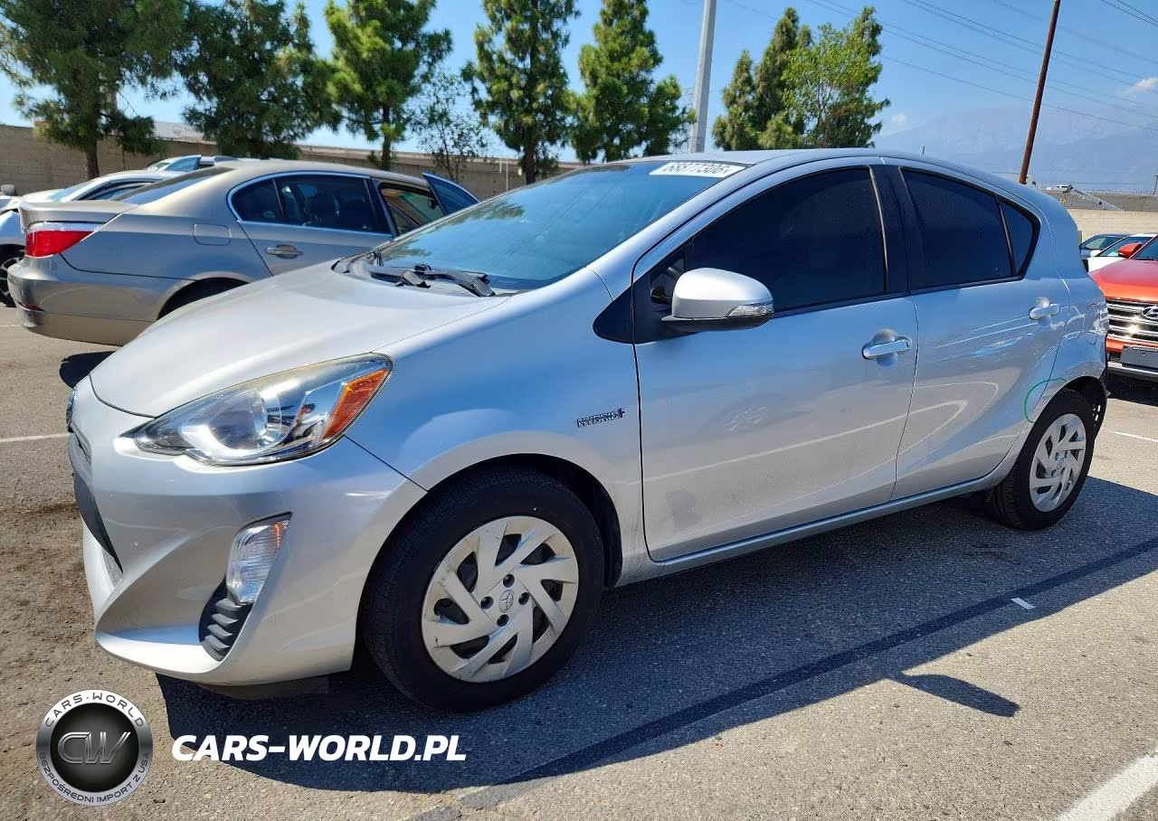 2016 Toyota Prius C One
