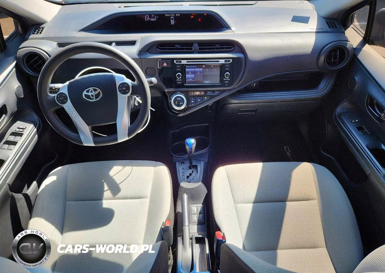 2016 Toyota Prius C One VIN:JTDKDTB33G1117968 - 8