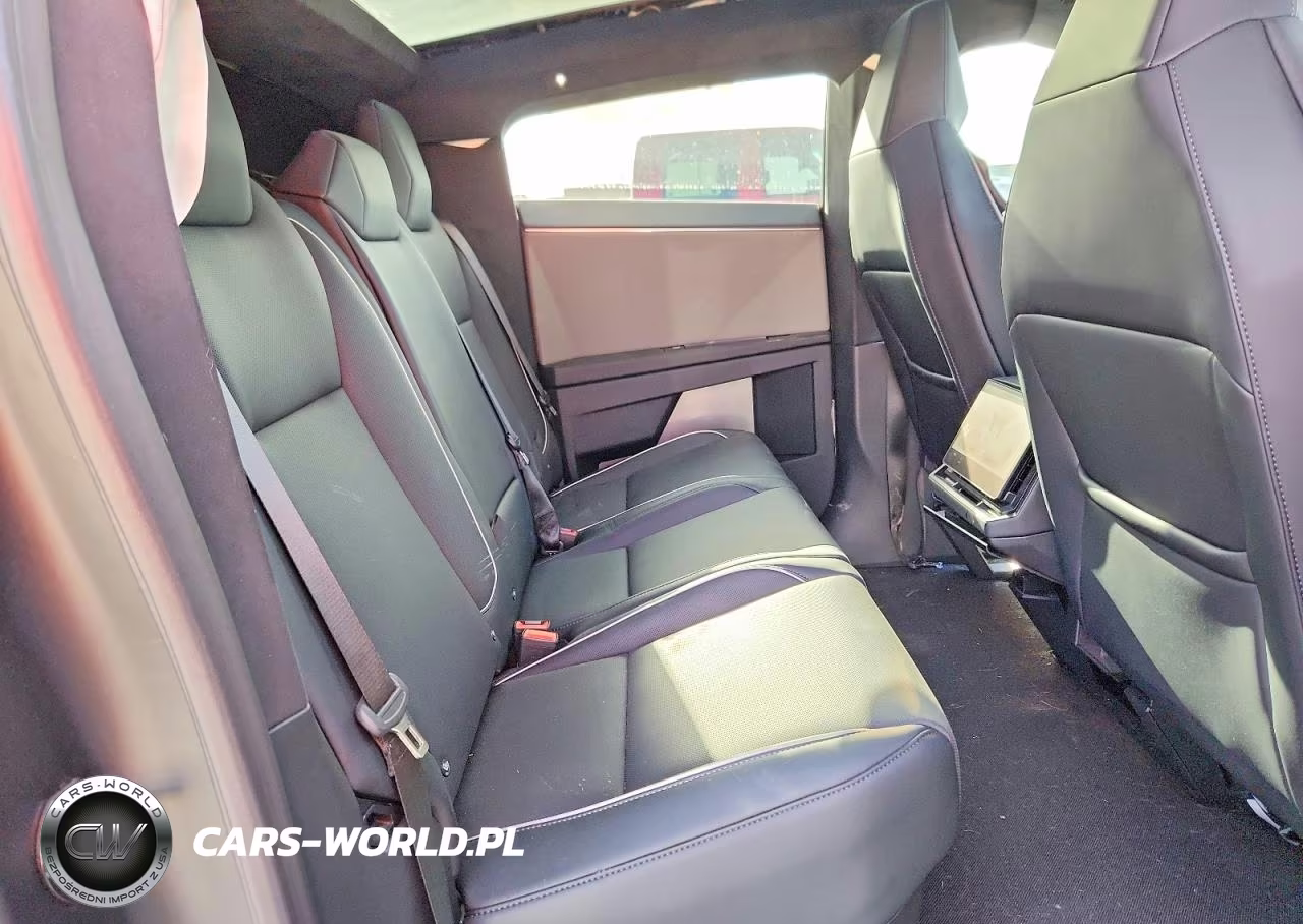 2026 Tesla Cybertruck VIN:7G2CEHED6TA093194 - 10