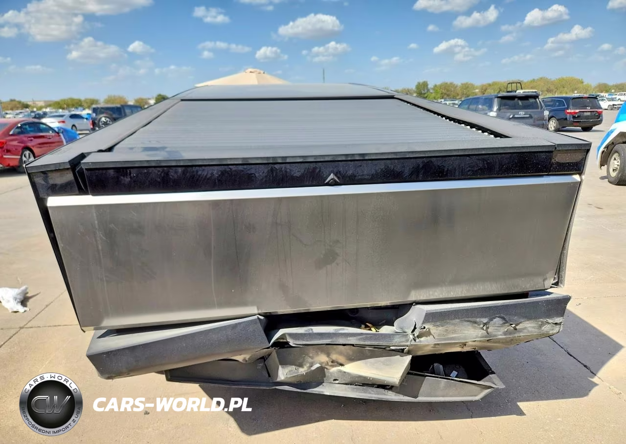 2026 Tesla Cybertruck VIN:7G2CEHED6TA093194 - 6