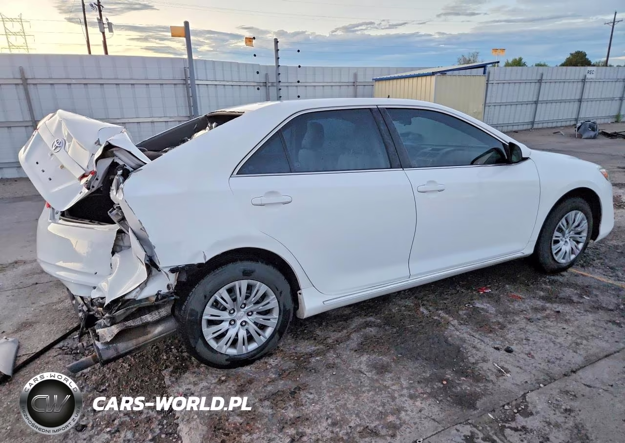 2014 Toyota Camry Le VIN:4T1BF1FK8EU419974 - 3