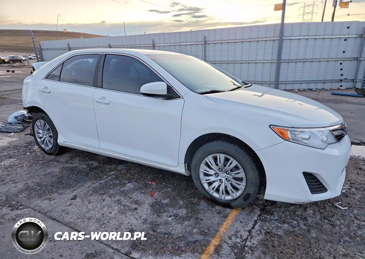 2014 Toyota Camry Le VIN:4T1BF1FK8EU419974 - 4