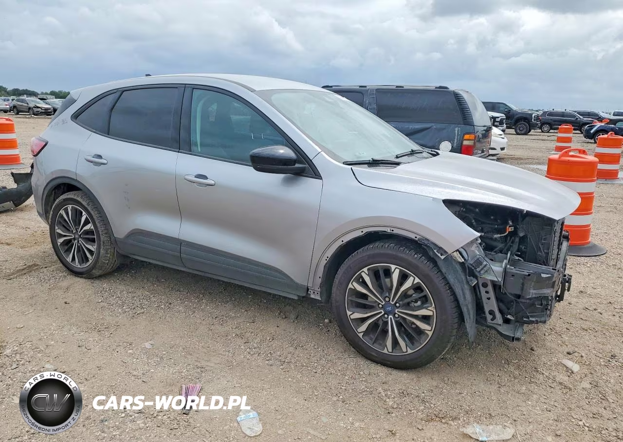 2022 Ford Escape Se VIN:1FMCU0G64NUB21945 - 4